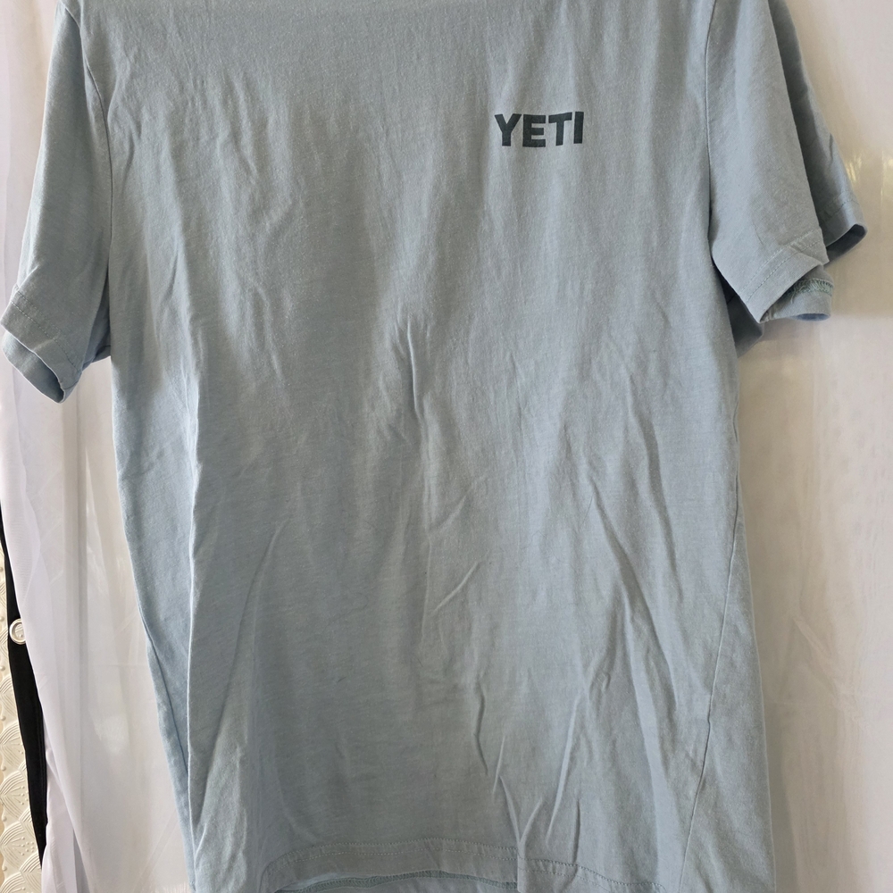 YETI Men's Light Blue T-Shirt M